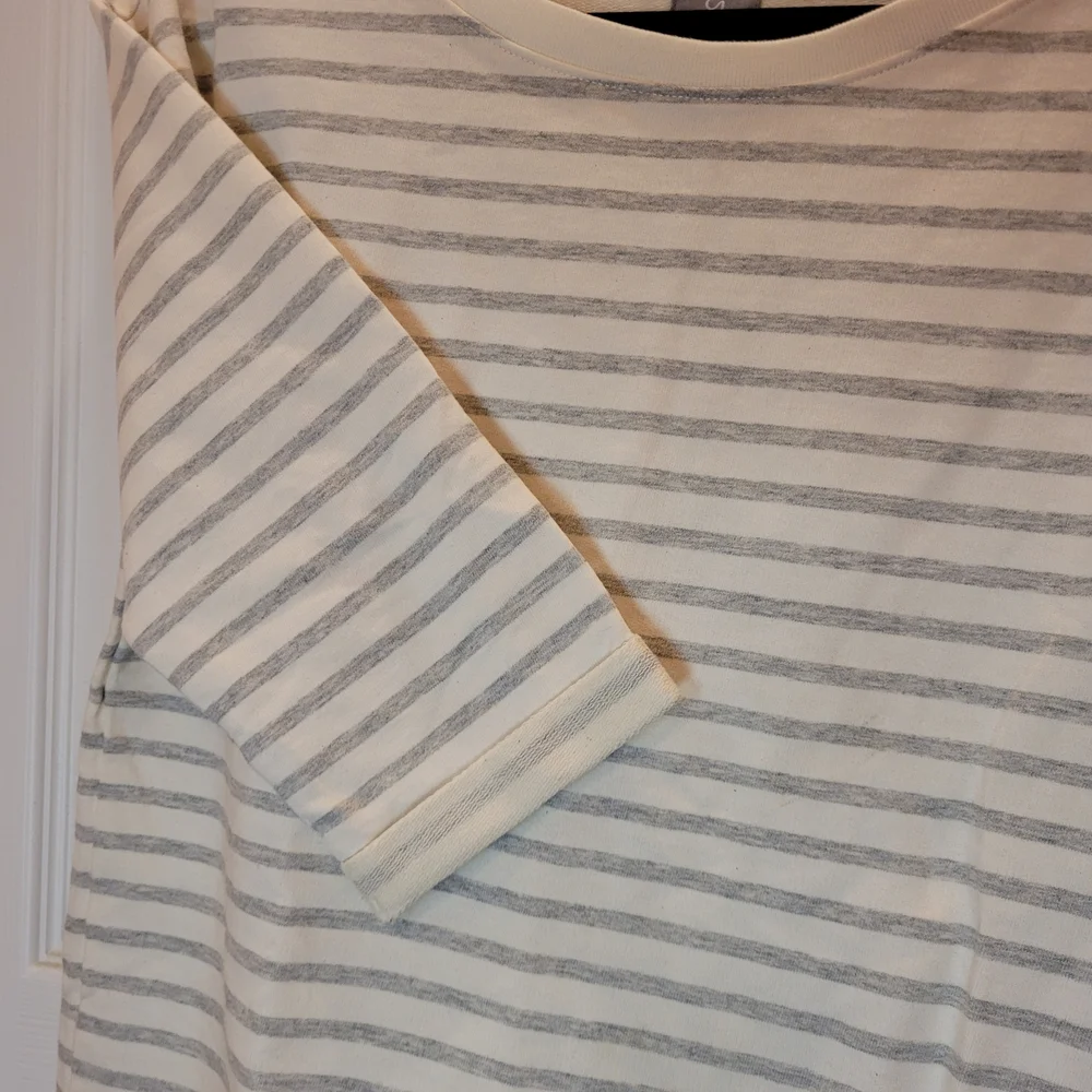 GAP Fit Cream and Gray Striped 3/4 Sleeve Sz Medium - Picture 7 of 9